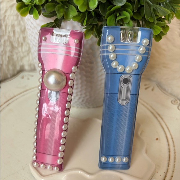 Choice of 1 LED Flashlight with Decorative Pearl Accent - Picture 2 of 3